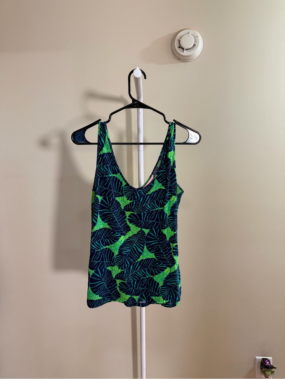 Lily Pulitzer size M women’s Green Navy Leaf-Print Tank Top